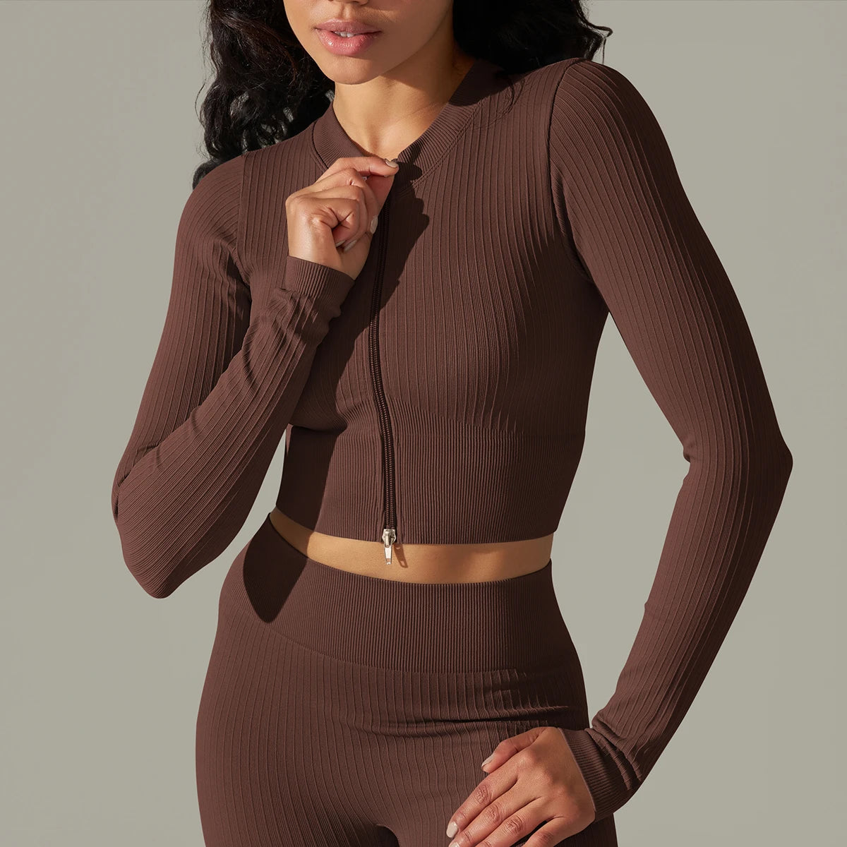 Krótka obcisła bluza rozpinana Tyche-Helthfit.pl
