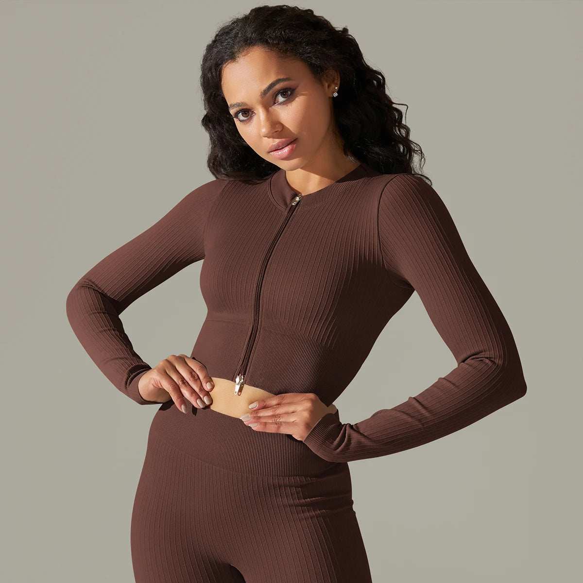 Krótka obcisła bluza rozpinana Tyche-Helthfit.pl